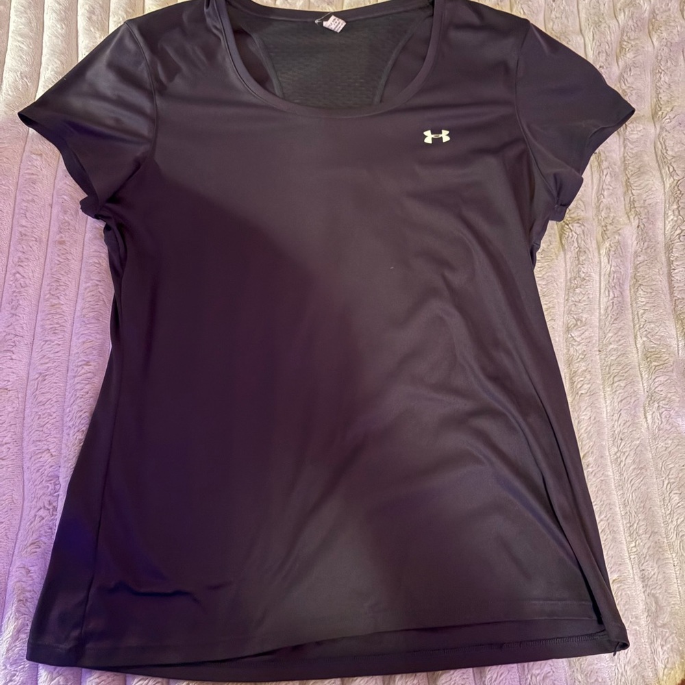 Under Armour Women's Dark Gray Short Sleeve Tee
